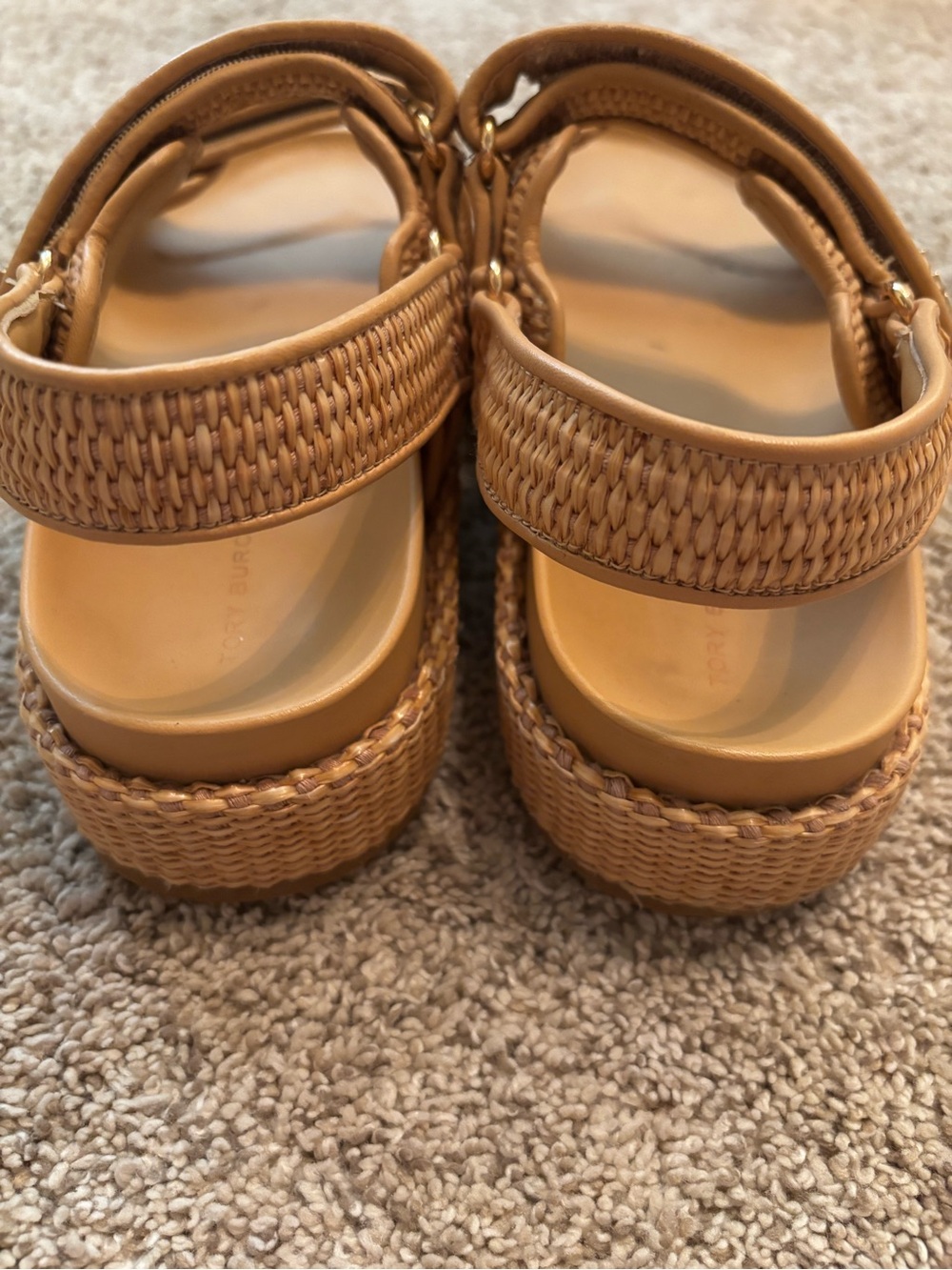 Like new! TORY BURCH Kira Sport Sandal. Size 8.5 - Picture 4 of 9